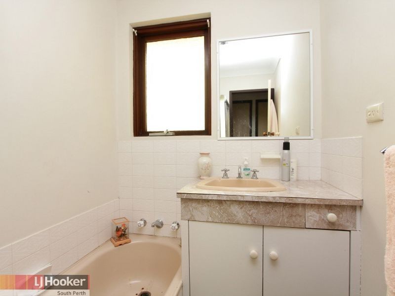 18 Axminster Street, Warnbro WA 6169