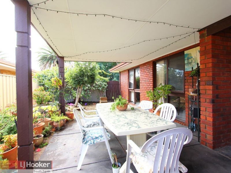18 Axminster Street, Warnbro WA 6169