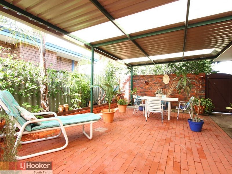 18 Axminster Street, Warnbro WA 6169