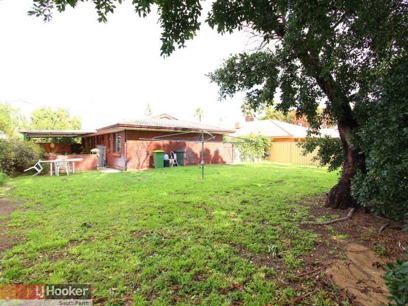 18 Axminster Street, Warnbro WA 6169