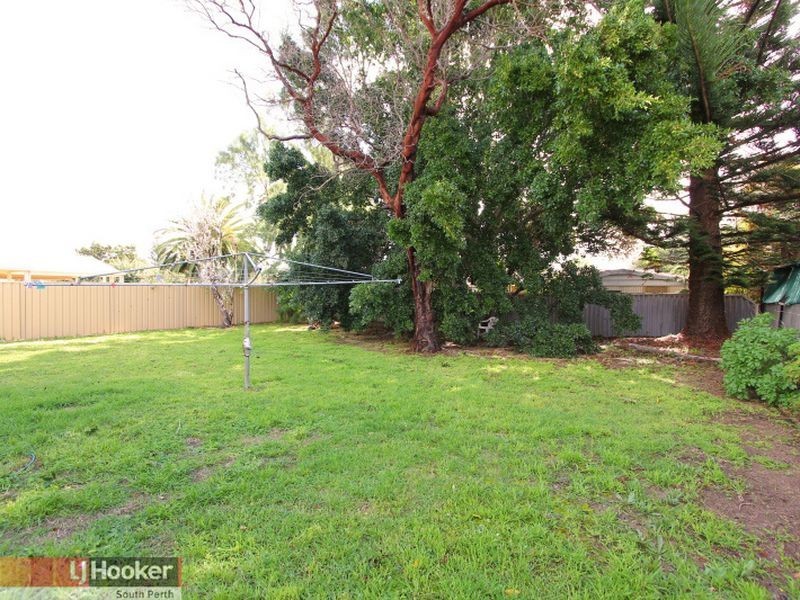 18 Axminster Street, Warnbro WA 6169