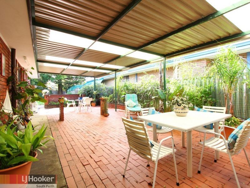 18 Axminster Street, Warnbro WA 6169