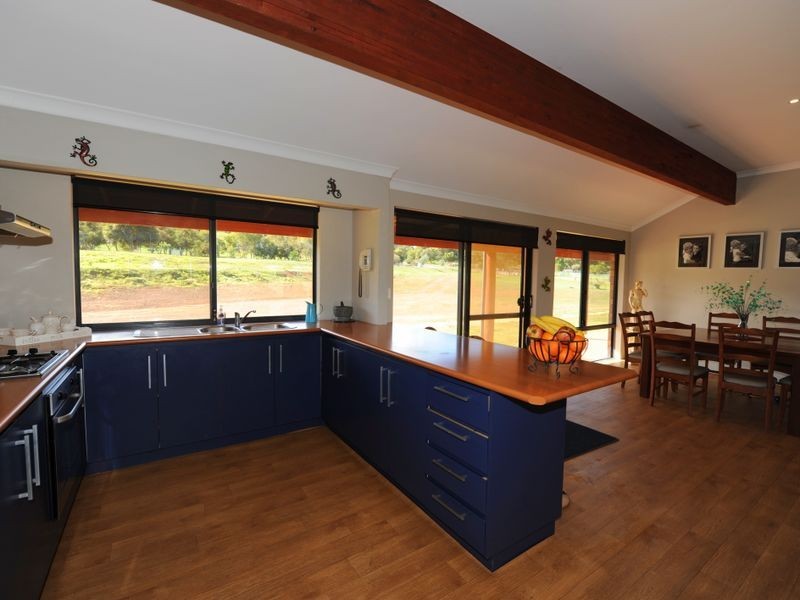 17 Chardonnay Drive, Lower Chittering WA 6084