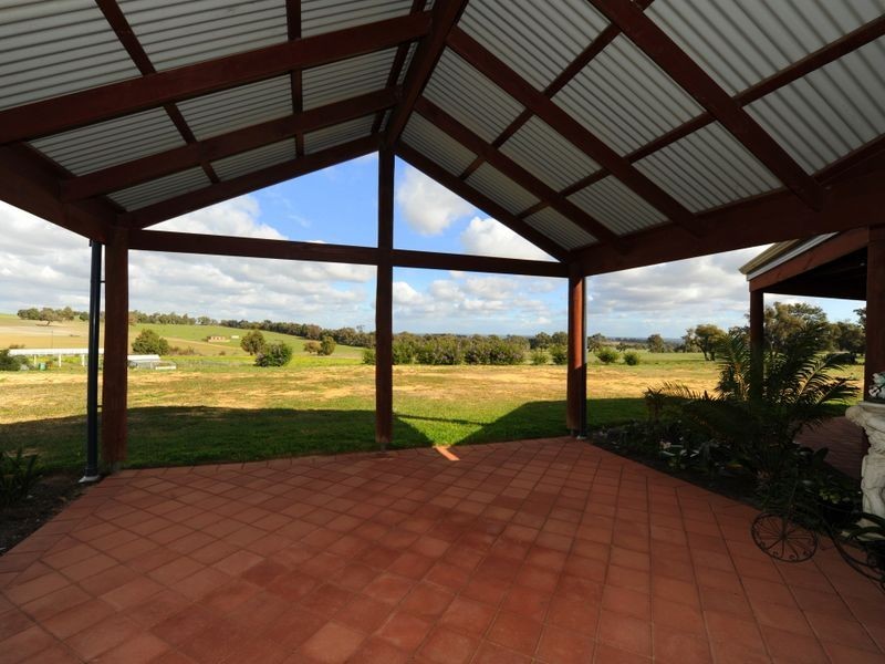 17 Chardonnay Drive, Lower Chittering WA 6084