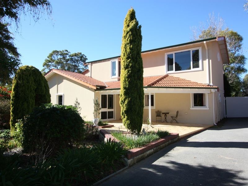 62 Chislehurst Road, Lesmurdie WA 6076