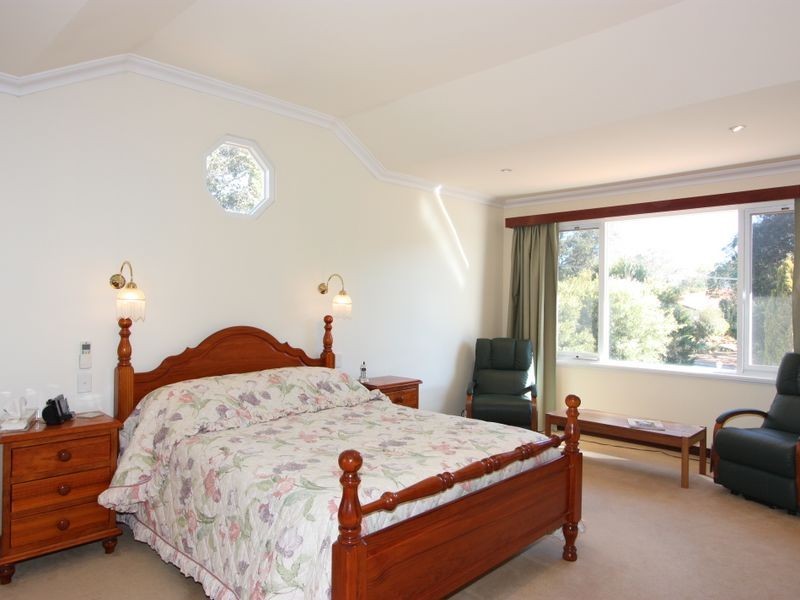 62 Chislehurst Road, Lesmurdie WA 6076