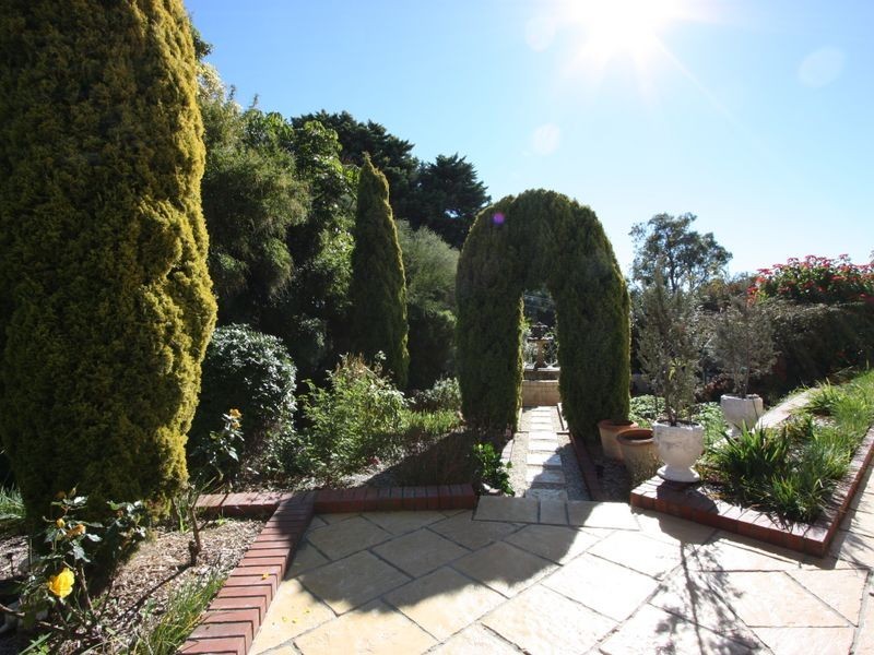 62 Chislehurst Road, Lesmurdie WA 6076