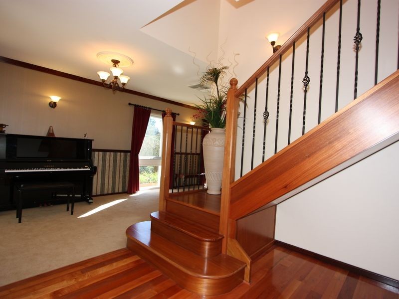 62 Chislehurst Road, Lesmurdie WA 6076