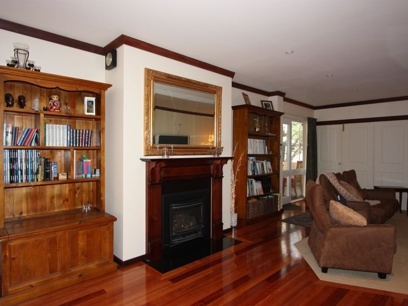 62 Chislehurst Road, Lesmurdie WA 6076