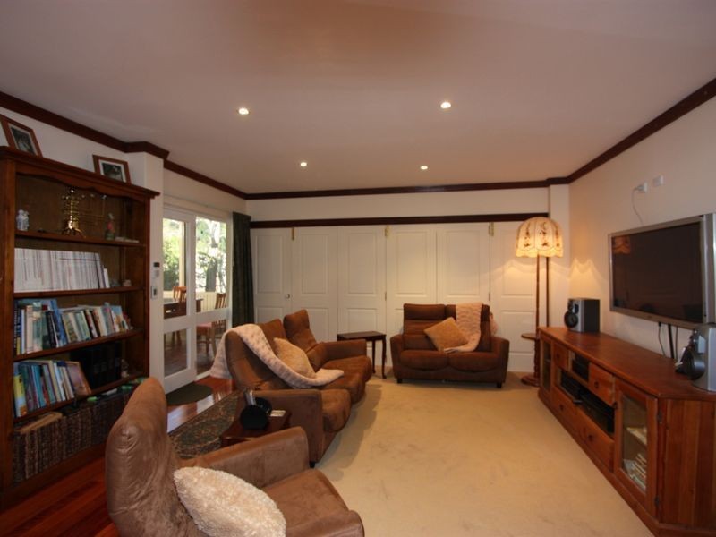 62 Chislehurst Road, Lesmurdie WA 6076