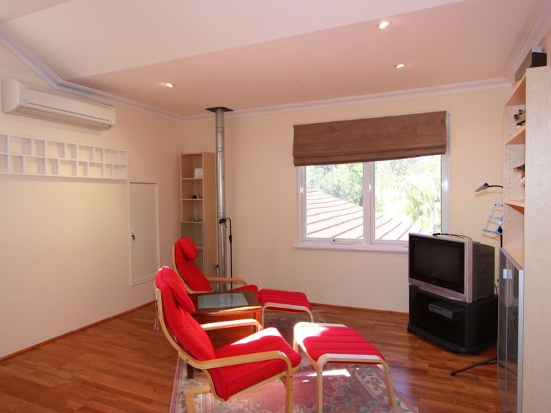 62 Chislehurst Road, Lesmurdie WA 6076