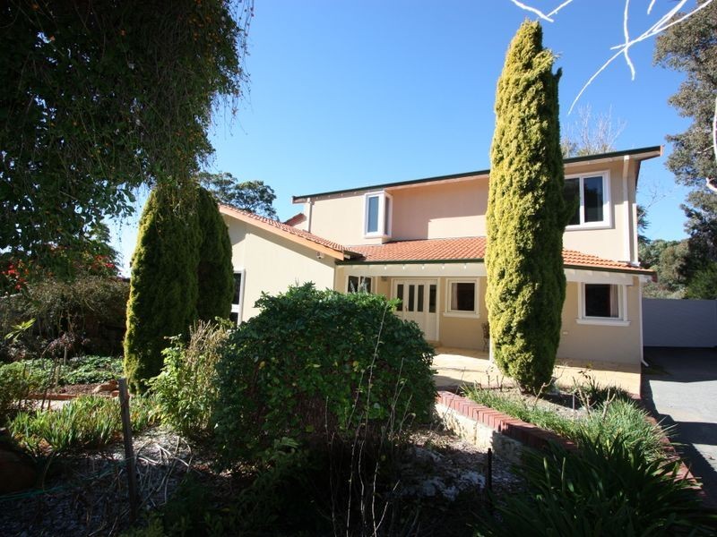 62 Chislehurst Road, Lesmurdie WA 6076