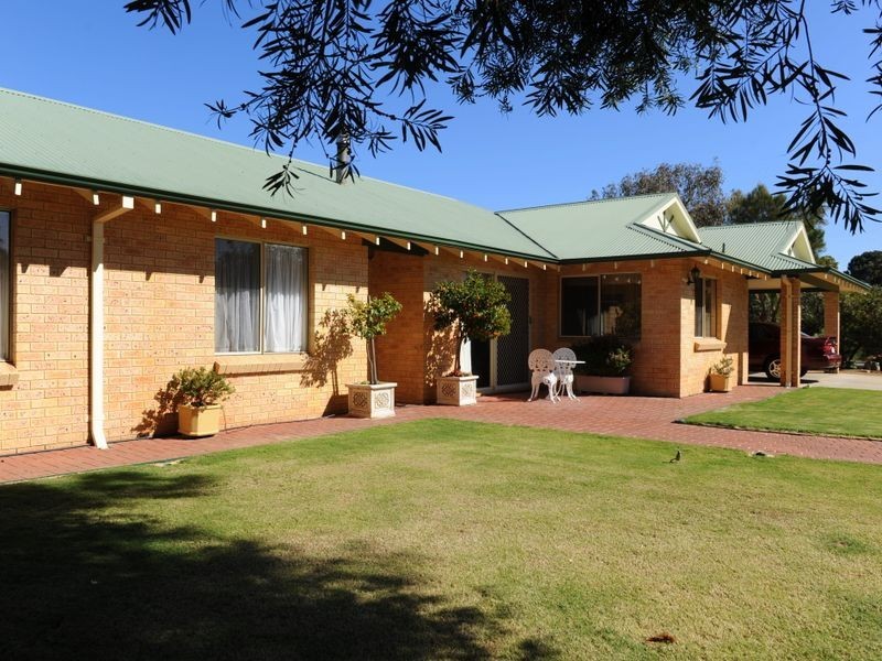 58 Victoria Road, Wattle Grove WA 6107