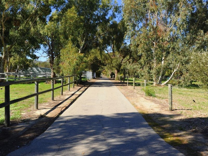 58 Victoria Road, Wattle Grove WA 6107