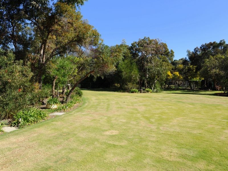 58 Victoria Road, Wattle Grove WA 6107