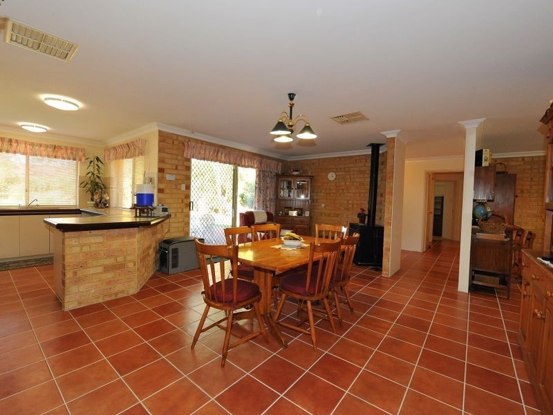 58 Victoria Road, Wattle Grove WA 6107