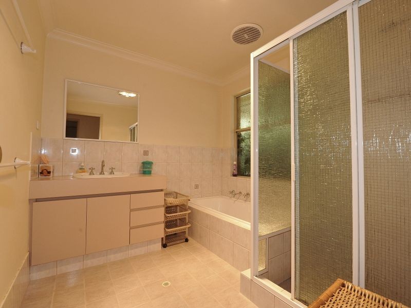 58 Victoria Road, Wattle Grove WA 6107