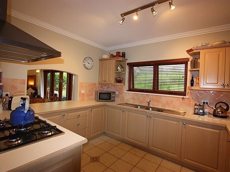 6 Trafalgar Court, Lesmurdie WA 6076