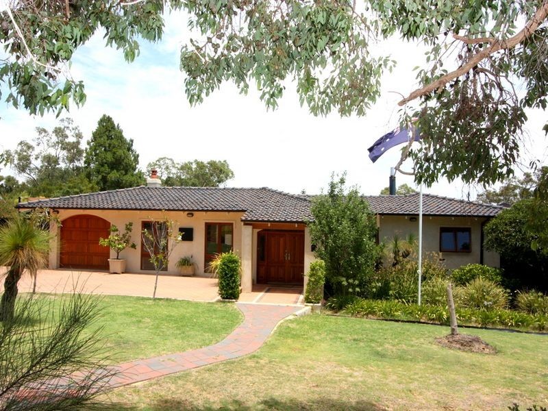 6 Trafalgar Court, Lesmurdie WA 6076