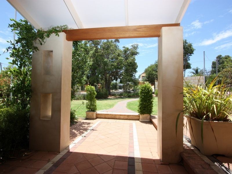 6 Trafalgar Court, Lesmurdie WA 6076