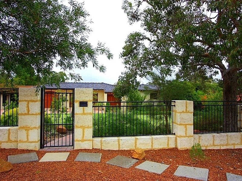 6 Trafalgar Court, Lesmurdie WA 6076