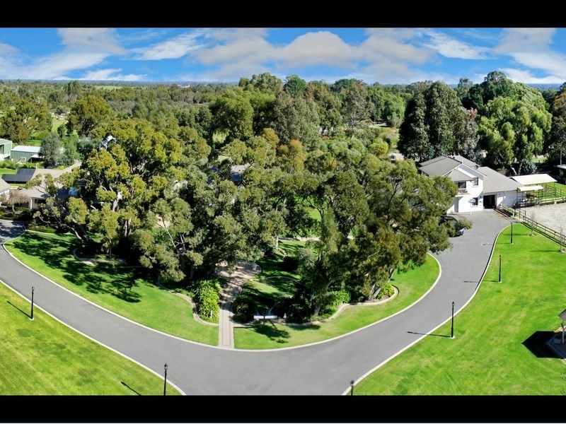 16 Easter Brook Place, Wattle Grove WA 6107