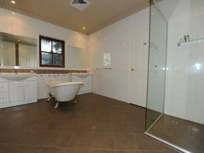 16 Easter Brook Place, Wattle Grove WA 6107