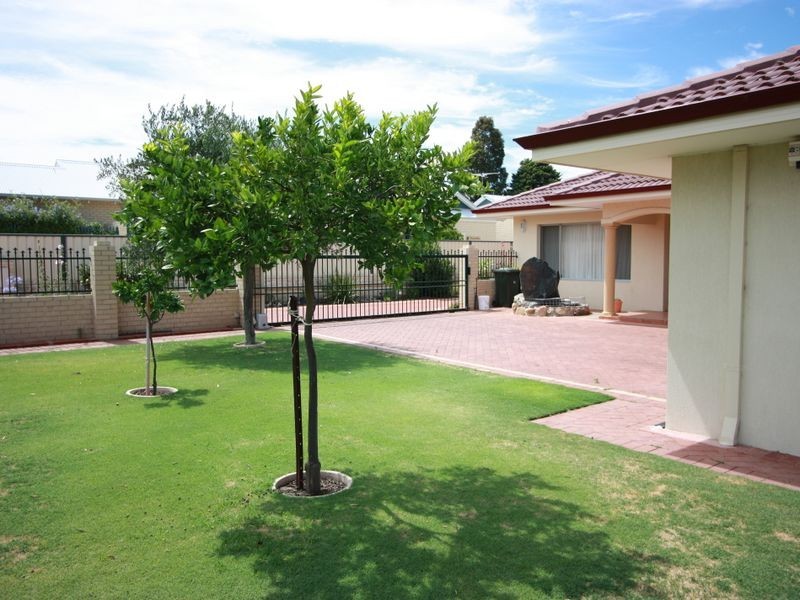 19A Heath Road, Kalamunda WA 6076