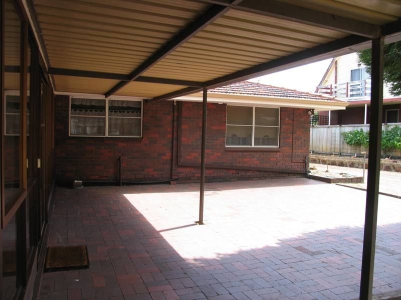 18 Lewis Road, Kalamunda WA 6076