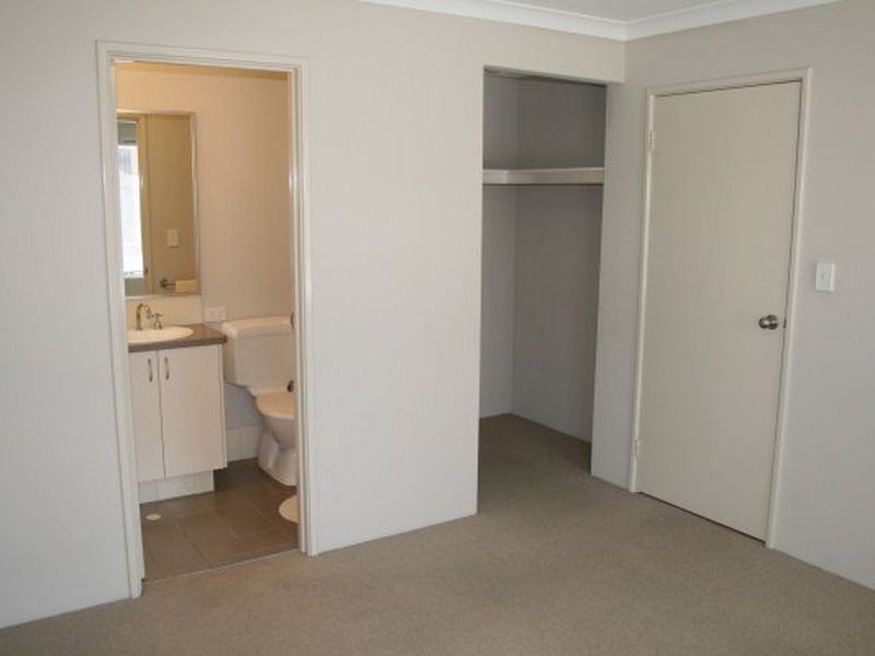 6/12 Holland Street, Gosnells WA 6110