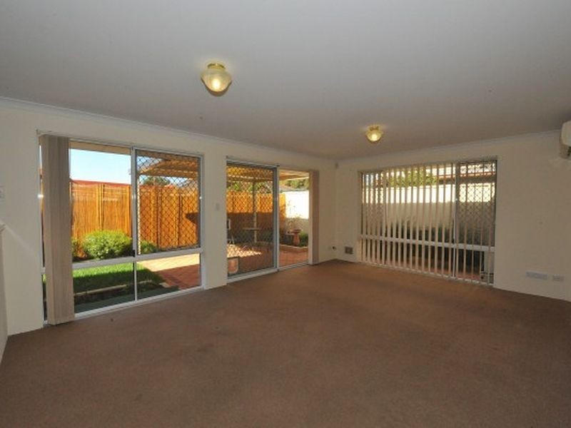 52F Cross Street, Queens Park WA 6107