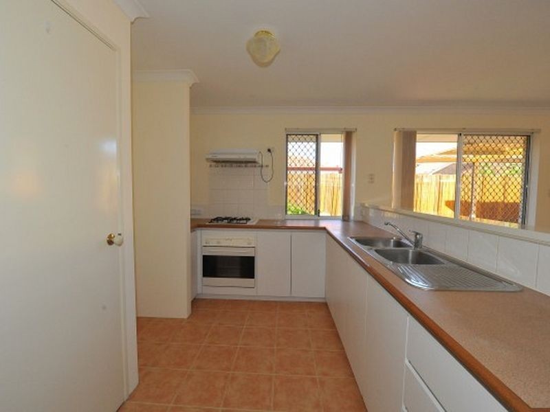 52F Cross Street, Queens Park WA 6107