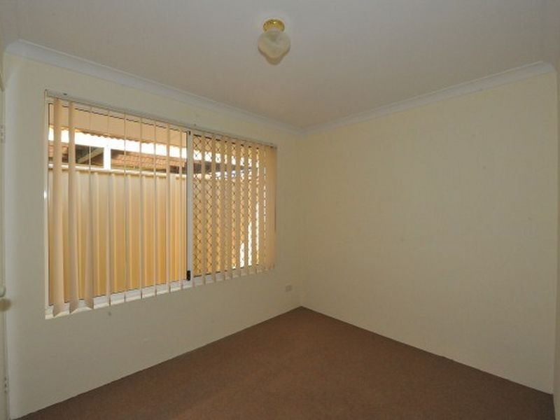 52F Cross Street, Queens Park WA 6107