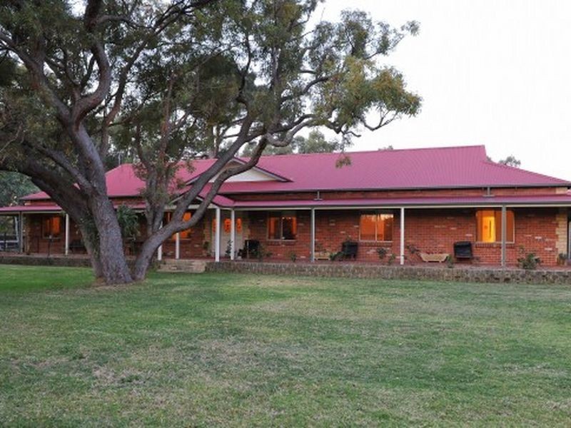 29 Easter Brook Place, Wattle Grove WA 6107