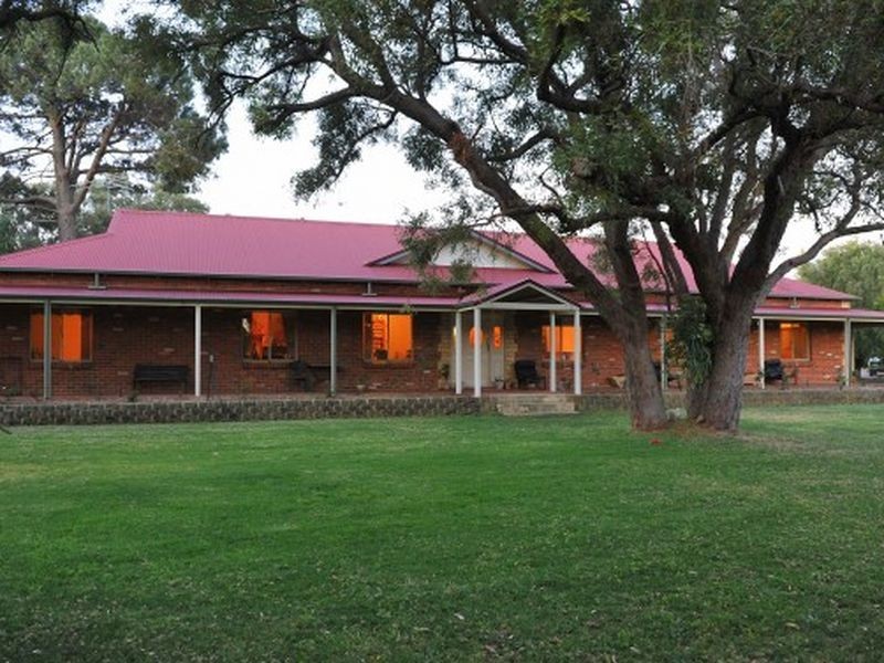 29 Easter Brook Place, Wattle Grove WA 6107