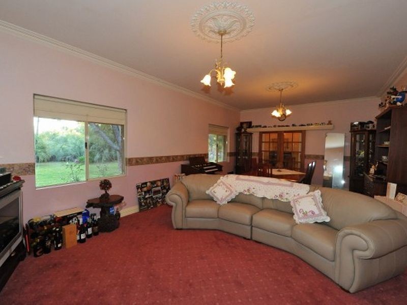 29 Easter Brook Place, Wattle Grove WA 6107