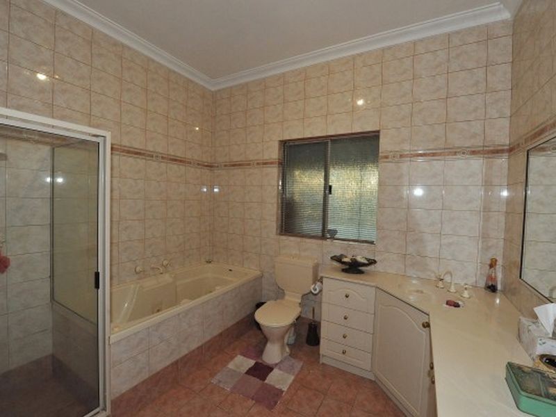 29 Easter Brook Place, Wattle Grove WA 6107