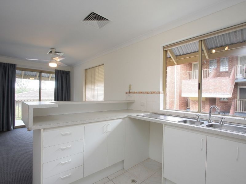 8/12 King George Street, Victoria Park WA 6100