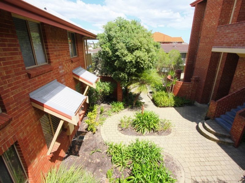 8/12 King George Street, Victoria Park WA 6100