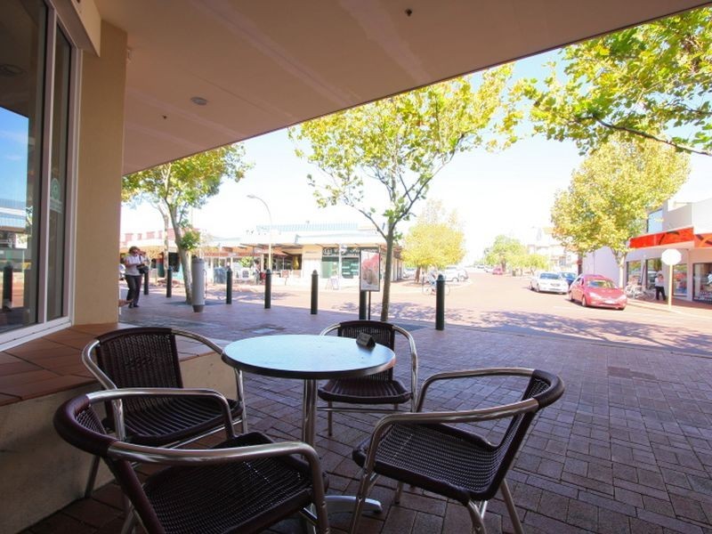 8/12 King George Street, Victoria Park WA 6100