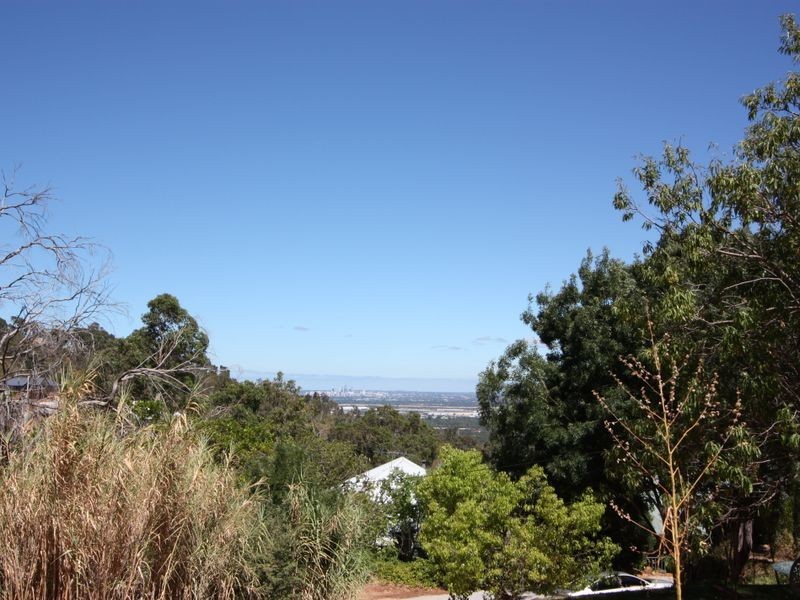 88 Kalamunda Road, Gooseberry Hill WA 6076