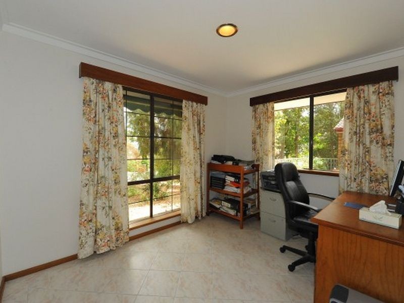 88 Gooseberry Hill Rd, Gooseberry Hill WA 6076