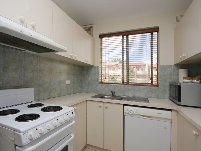 15/4 Comer Street, Como WA 6152