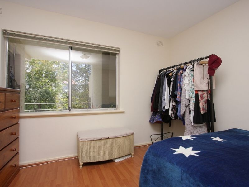 15/4 Comer Street, Como WA 6152