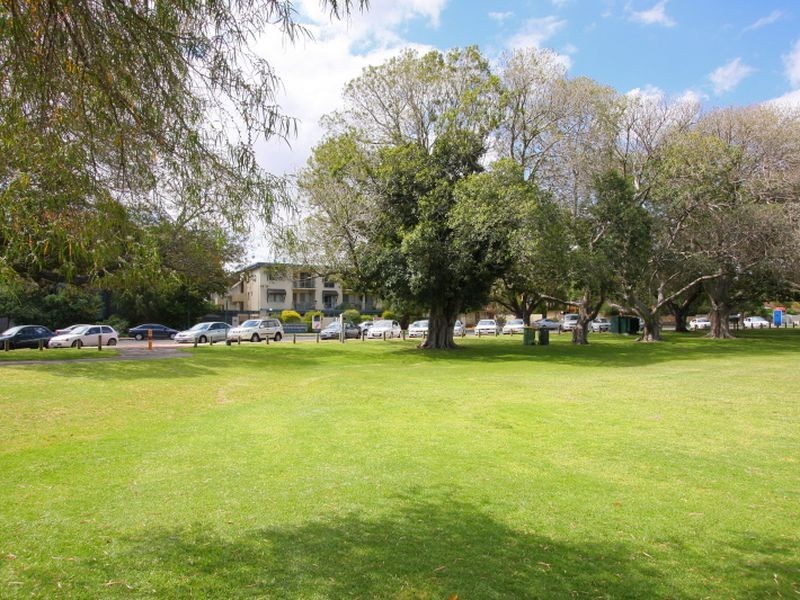 15/4 Comer Street, Como WA 6152