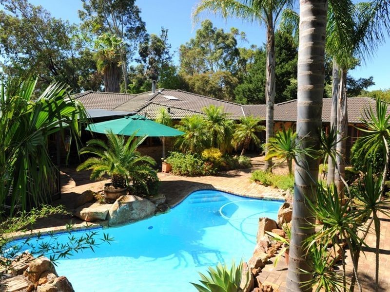 27 Ryan Way, Lesmurdie WA 6076