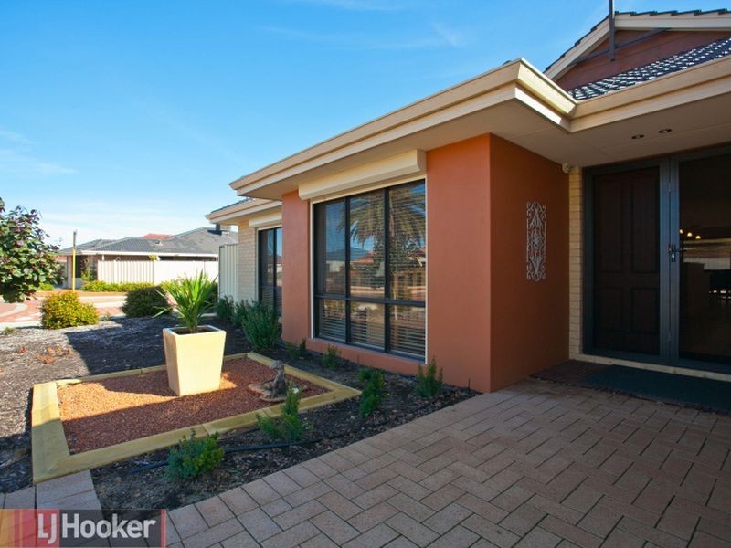 11 Ashtreet Boulevard, Wattle Grove WA 6107