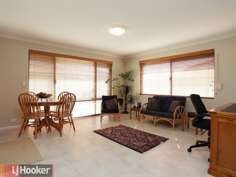 11 Ashtreet Boulevard, Wattle Grove WA 6107