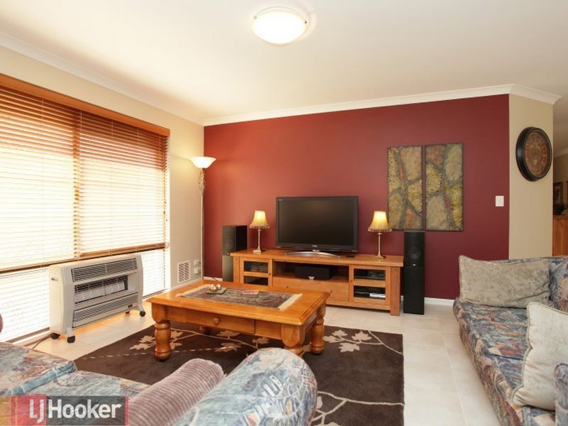 11 Ashtreet Boulevard, Wattle Grove WA 6107