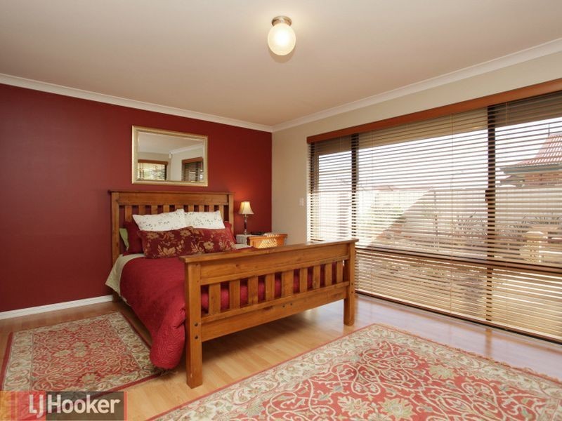 11 Ashtreet Boulevard, Wattle Grove WA 6107